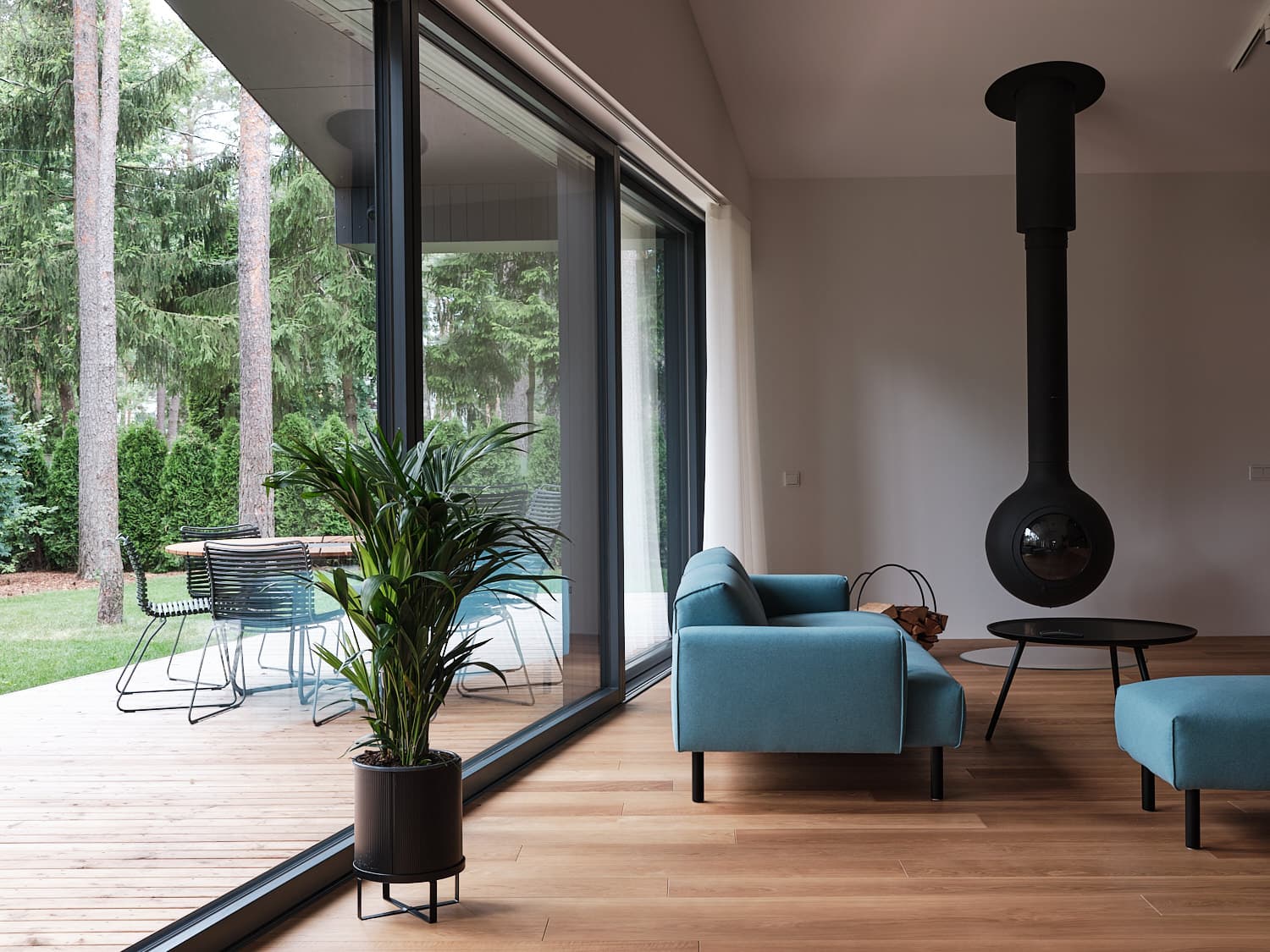 Smartwin timber-aluminium sliding windows in modern interior