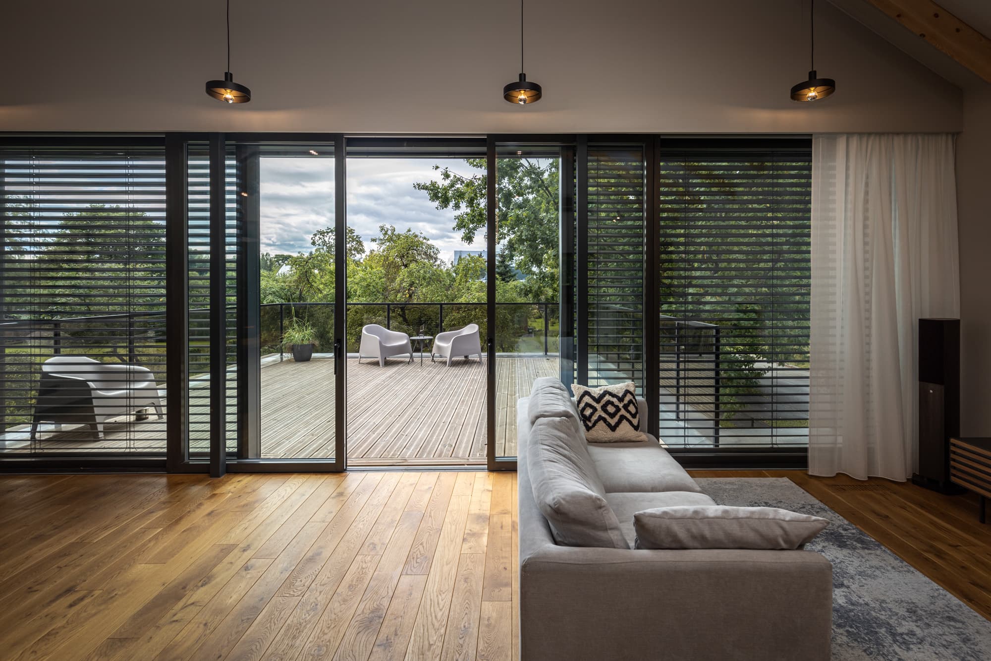 Smartwin timber-aluminium window system in modern home