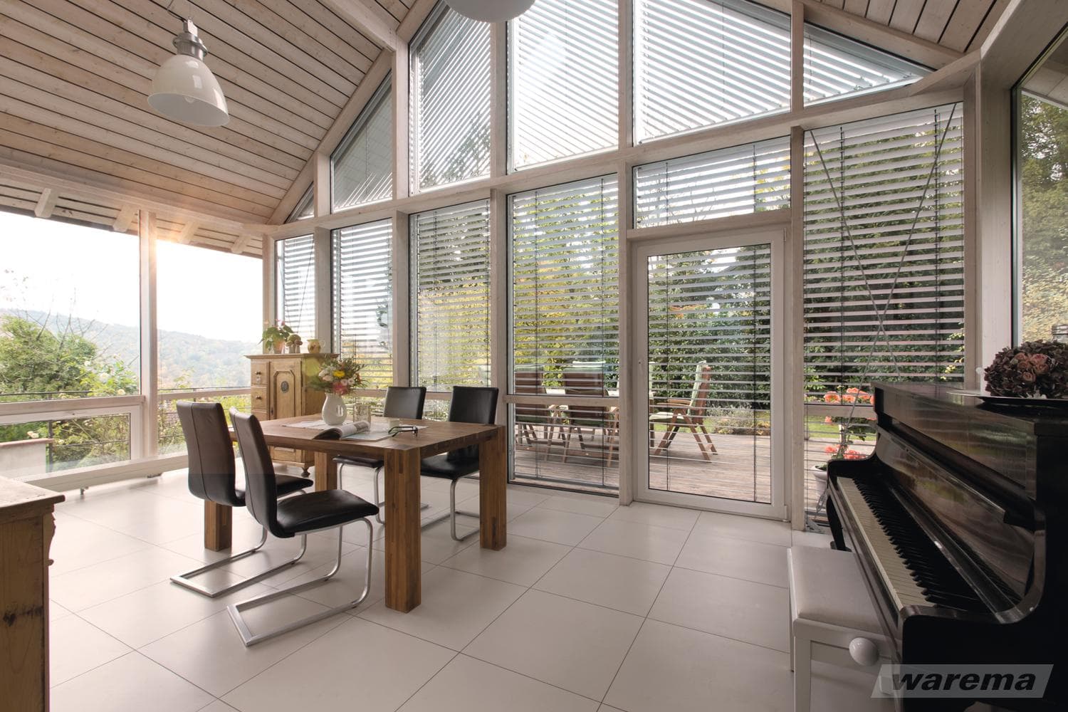 WAREMA venetian blind slats in tilted position
